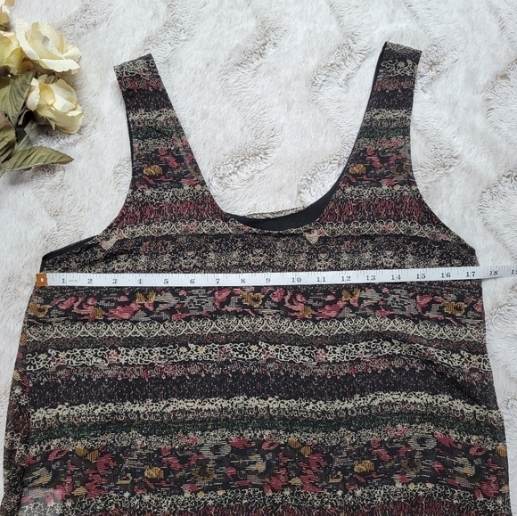 ✨️CL Astr The Label Hi Low Sleeveless Print Blouse Size S - Picture 11 of 12